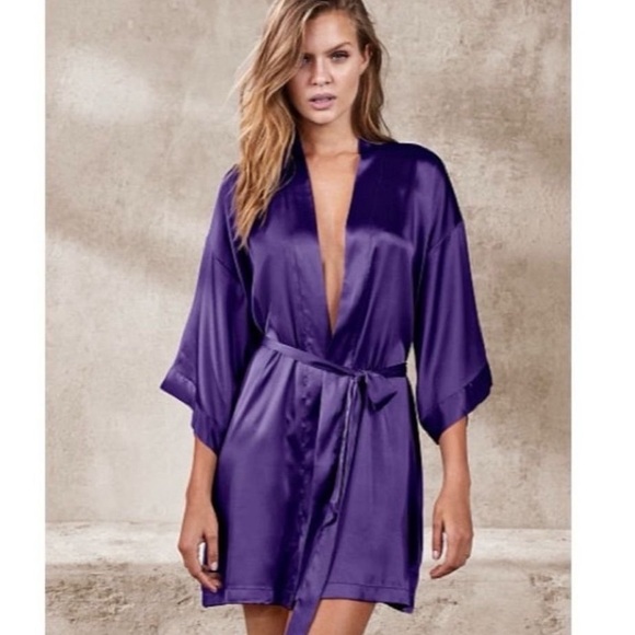 Victoria's Secret Other - VICTORIA’S SECRET Purple Short Kimono Robe with Pockets‎ Size M/L